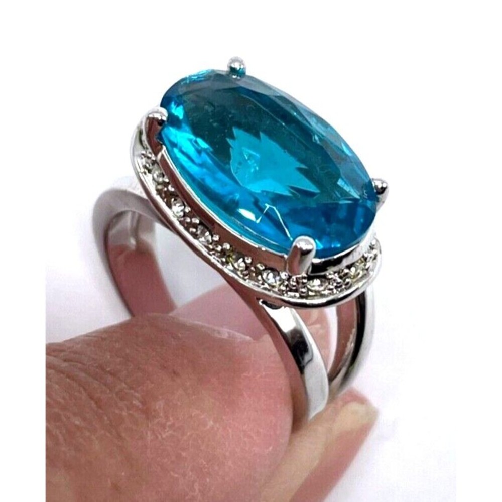 Silver Tone Fashion Ring Size 8 Main Oval Aquamarine & Clear Rhinestone Accents